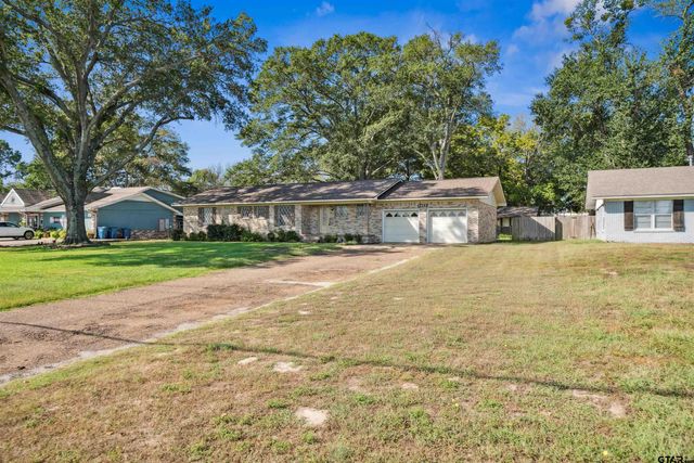 1423 S Main St., Lindale, TX 75771