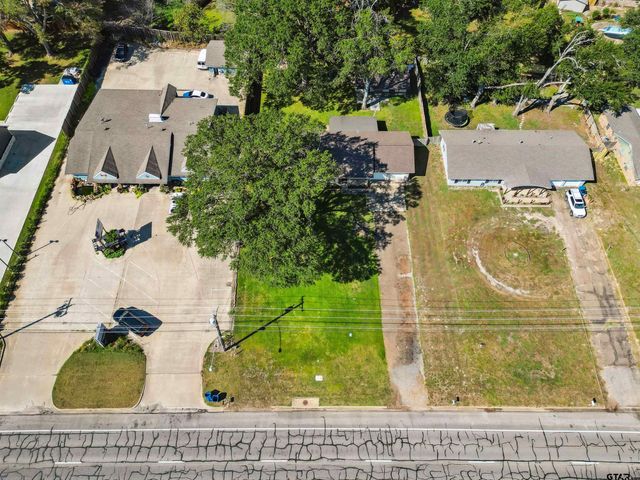 1423 S Main St., Lindale, TX 75771