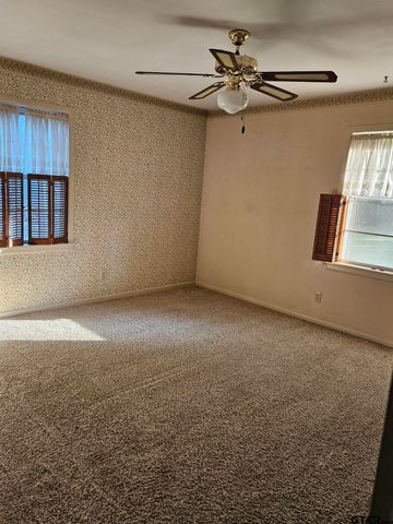 1423 S Main St., Lindale, TX 75771