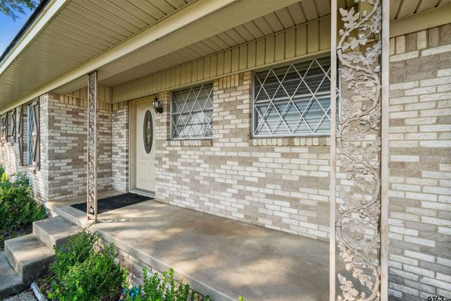 1423 S Main St., Lindale, TX 75771