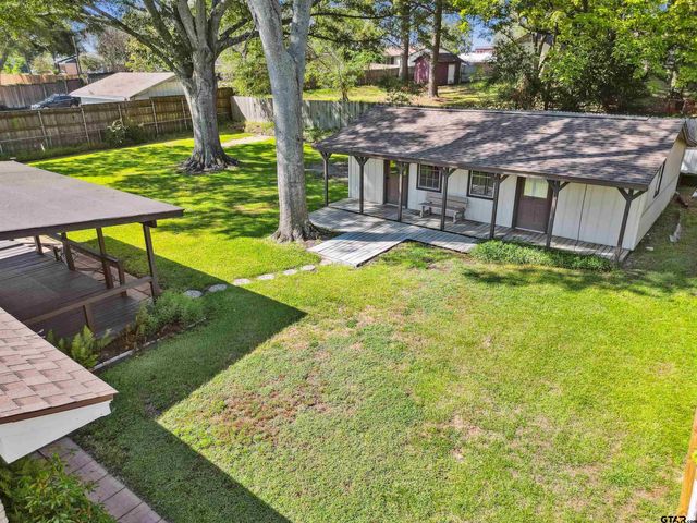 1423 S Main St., Lindale, TX 75771