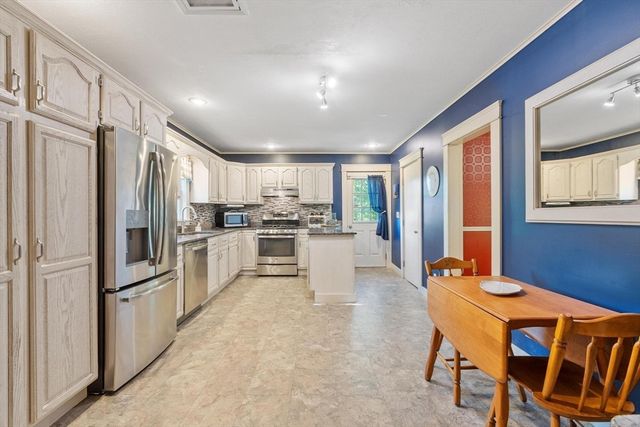 113 Simonds St, Fitchburg, MA 01420