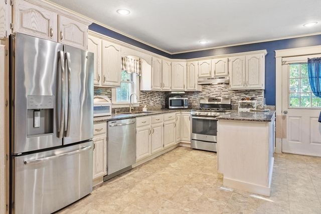 113 Simonds St, Fitchburg, MA 01420