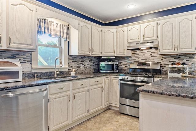 113 Simonds St, Fitchburg, MA 01420