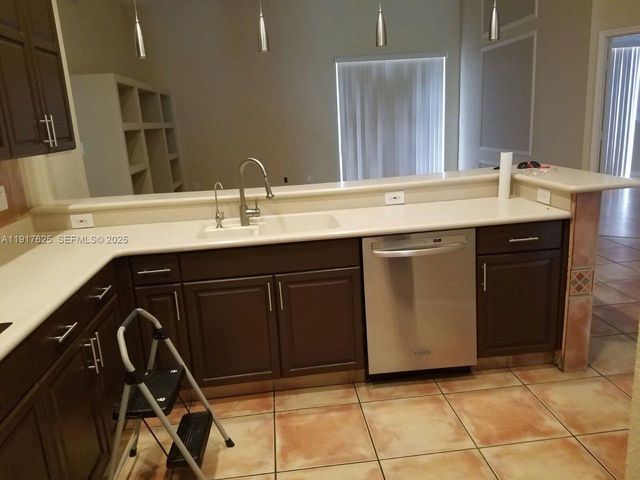 11313 NW 65th St, Doral, FL 33178