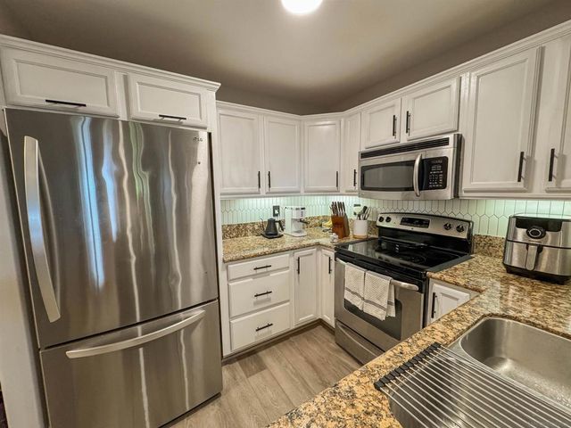 5252 Balboa Arms Drive 177, San Diego, CA 92117