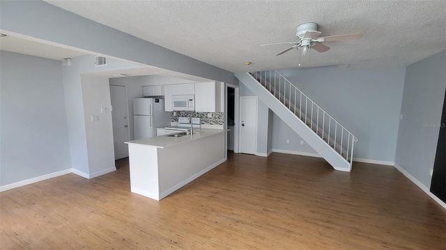 4410 SHADOW CREST PLACE 41-2, Orlando, FL 32811
