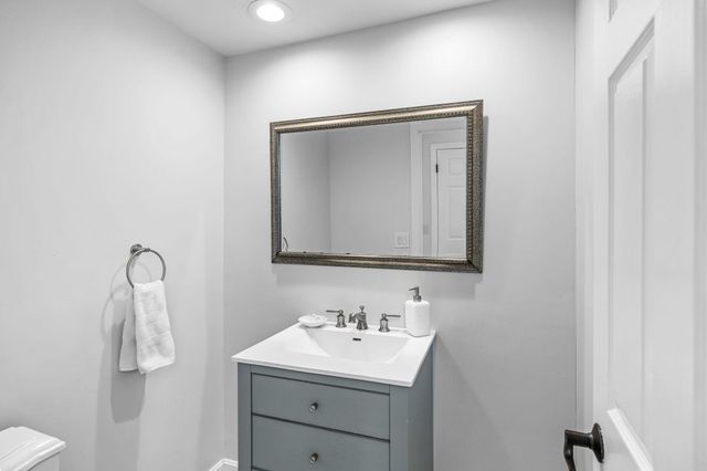 65 Rivers Edge Road, East Falmouth, MA 02536