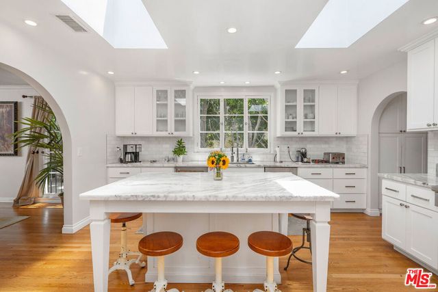 4734 Los Feliz Boulevard, Los Angeles, CA 90027