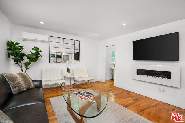 4734 Los Feliz Boulevard, Los Angeles, CA 90027