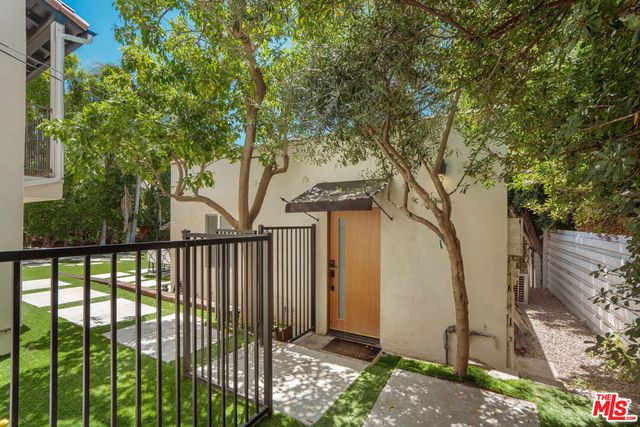 4734 Los Feliz Boulevard, Los Angeles, CA 90027