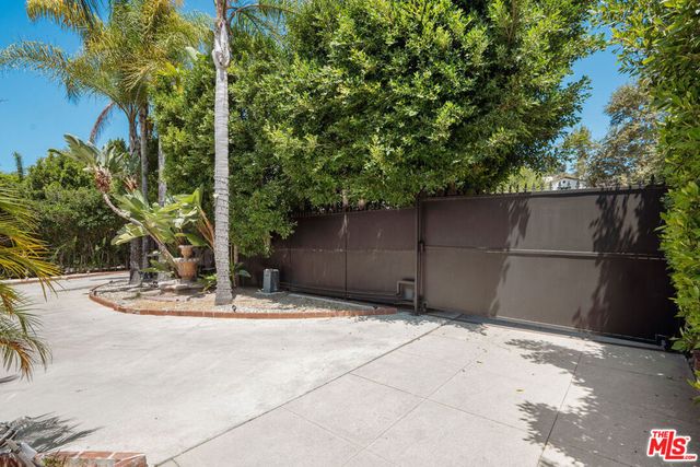 4734 Los Feliz Boulevard, Los Angeles, CA 90027