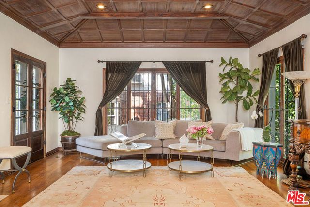 4734 Los Feliz Boulevard, Los Angeles, CA 90027