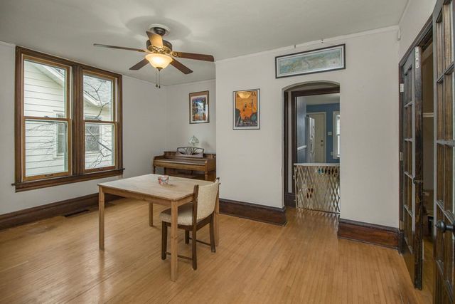 828 Armstrong Avenue, Saint Paul, MN 55102