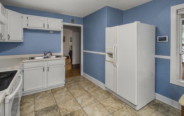 828 Armstrong Avenue, Saint Paul, MN 55102