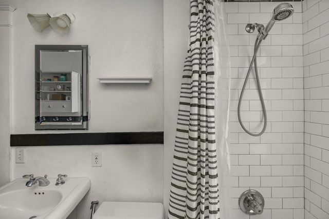 828 Armstrong Avenue, Saint Paul, MN 55102