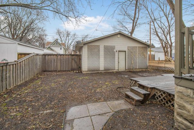 828 Armstrong Avenue, Saint Paul, MN 55102