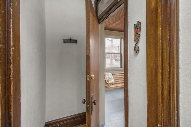 828 Armstrong Avenue, Saint Paul, MN 55102