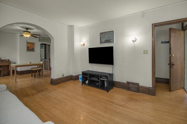 828 Armstrong Avenue, Saint Paul, MN 55102