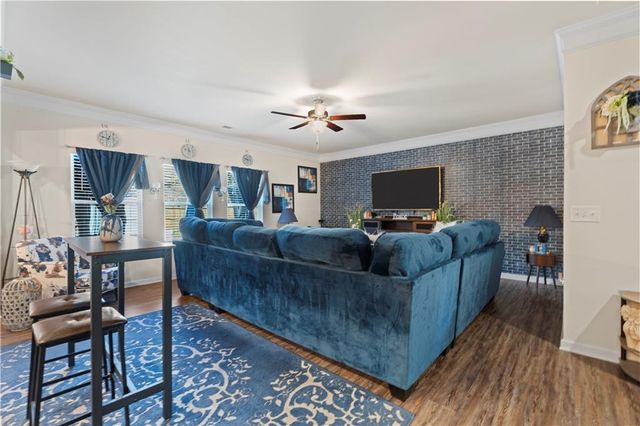 1094 Campbell Pine Trail, Lawrenceville, GA 30045