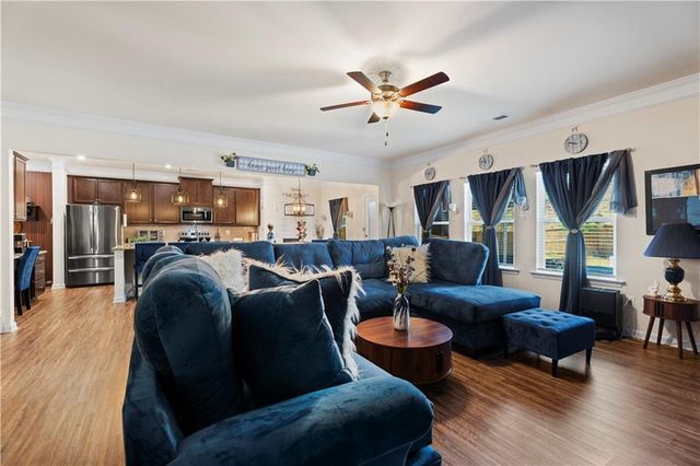 1094 Campbell Pine Trail, Lawrenceville, GA 30045