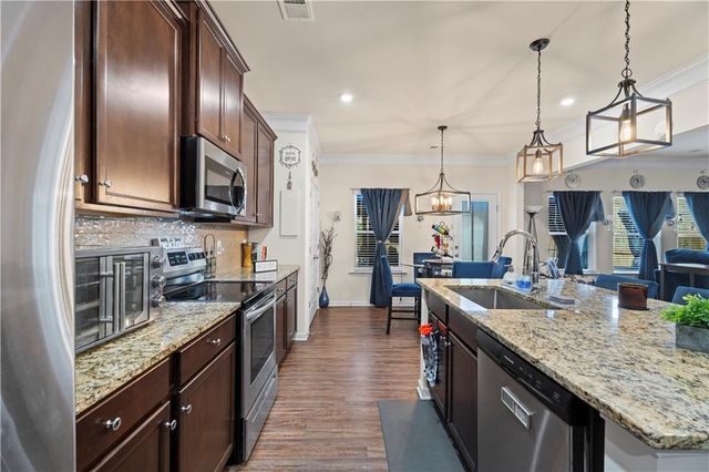1094 Campbell Pine Trail, Lawrenceville, GA 30045