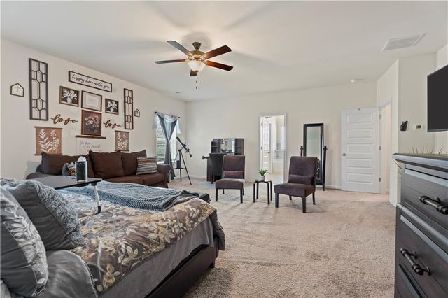 1094 Campbell Pine Trail, Lawrenceville, GA 30045