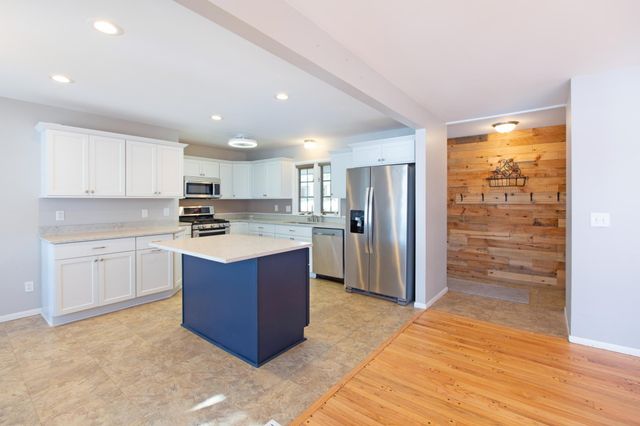 313 Maple Island Road, Burnsville, MN 55306