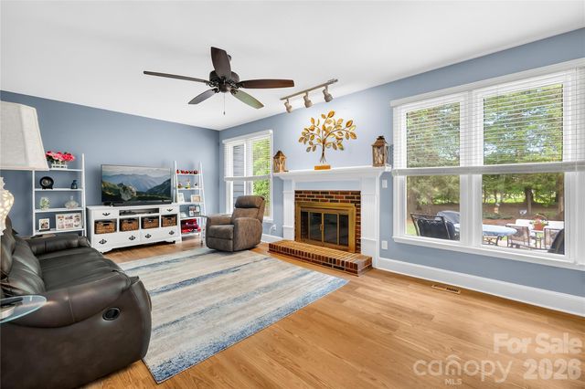 1066 Briarcliff Road, Mooresville, NC 28115