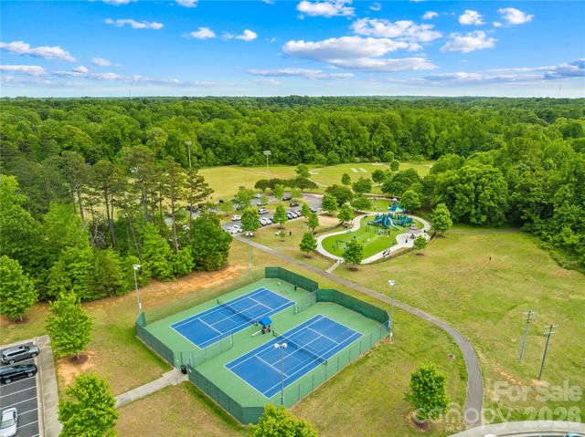 1066 Briarcliff Road, Mooresville, NC 28115