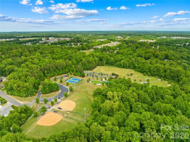 1066 Briarcliff Road, Mooresville, NC 28115