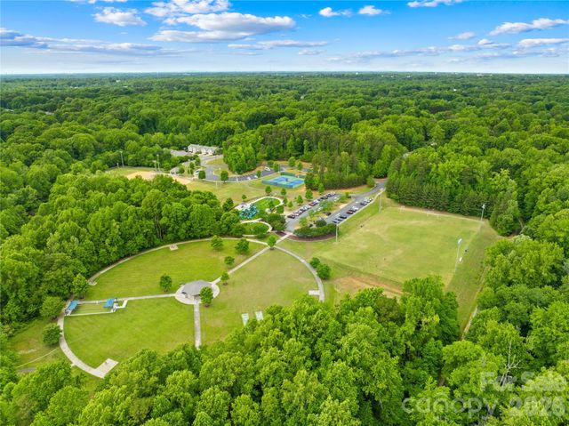 1066 Briarcliff Road, Mooresville, NC 28115