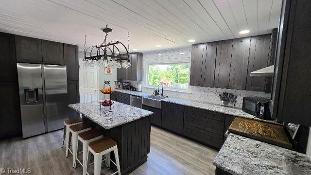 912 Overlook Avenue, Eden, NC 27288
