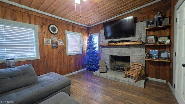912 Overlook Avenue, Eden, NC 27288