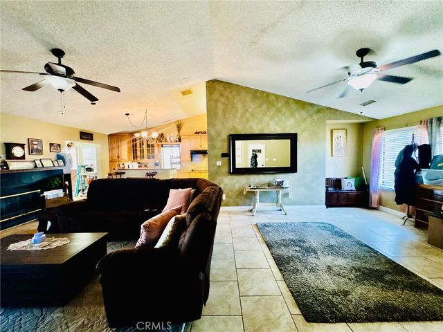 13901 Laverton, Bakersfield, CA 93314