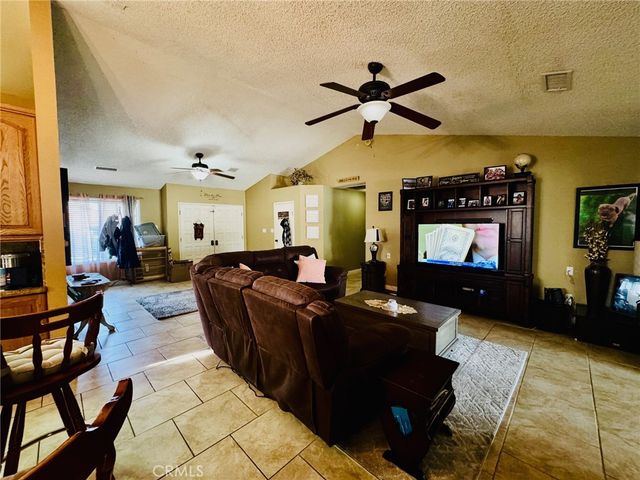 13901 Laverton, Bakersfield, CA 93314
