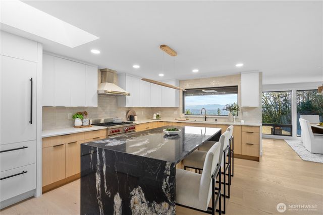 5019 157th Ave SE, Bellevue, WA 98006