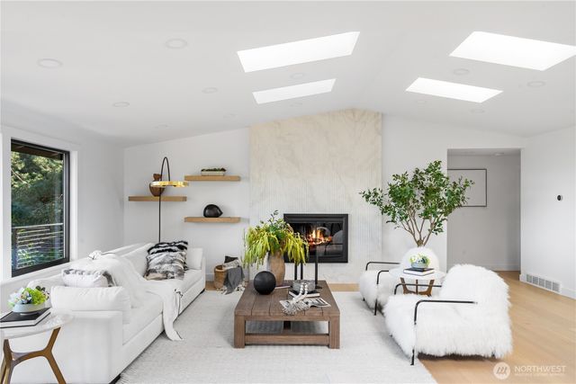 5019 157th Ave SE, Bellevue, WA 98006