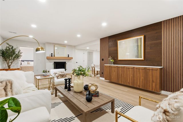 5019 157th Ave SE, Bellevue, WA 98006