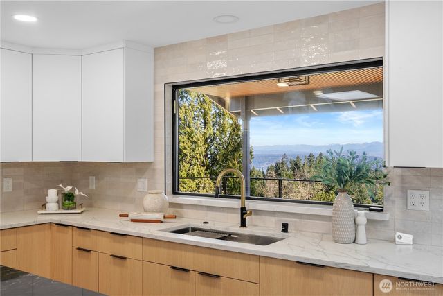 5019 157th Ave SE, Bellevue, WA 98006