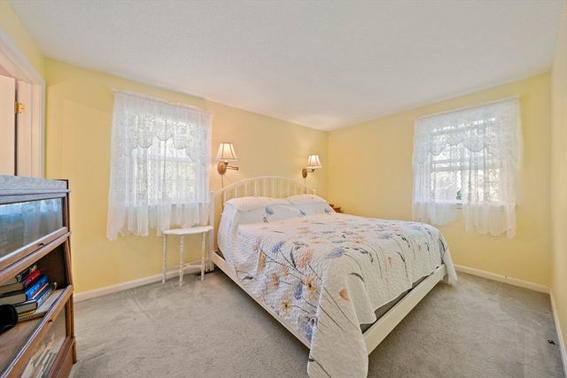 52 Montgomery Dr, Plymouth, MA 02360