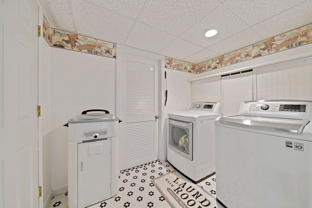 52 Montgomery Dr, Plymouth, MA 02360