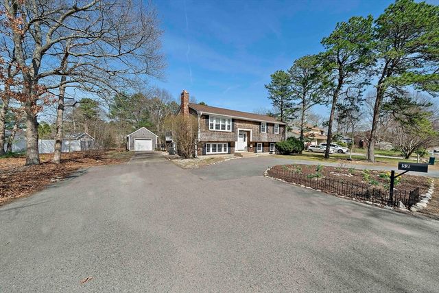 52 Montgomery Dr, Plymouth, MA 02360