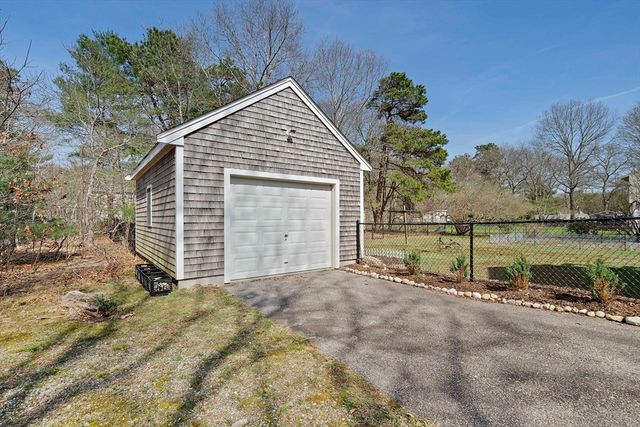 52 Montgomery Dr, Plymouth, MA 02360