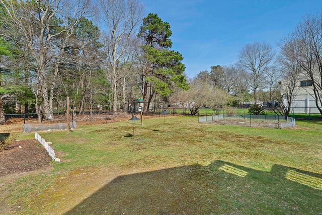 52 Montgomery Dr, Plymouth, MA 02360