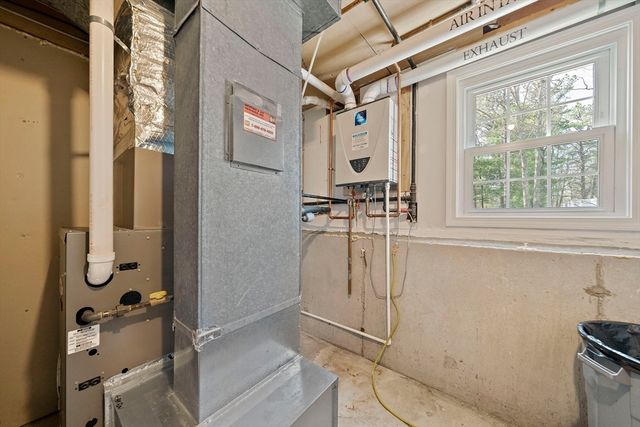 52 Montgomery Dr, Plymouth, MA 02360