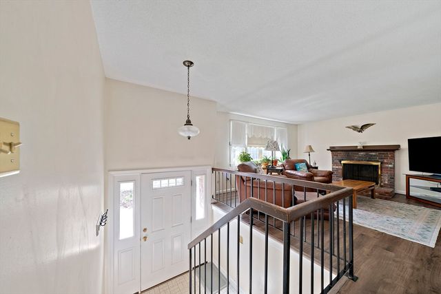 52 Montgomery Dr, Plymouth, MA 02360