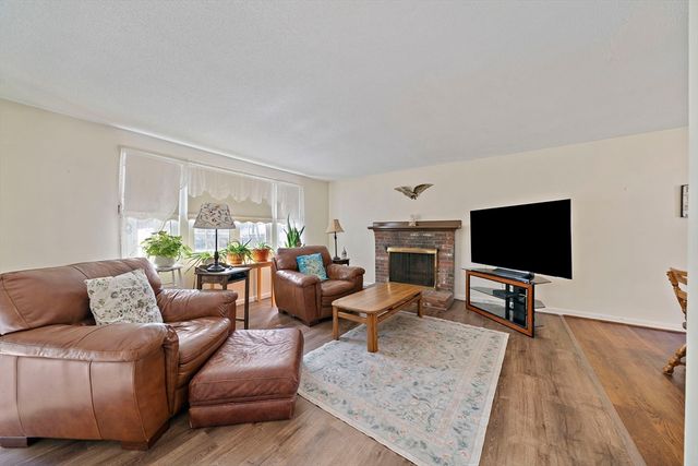 52 Montgomery Dr, Plymouth, MA 02360
