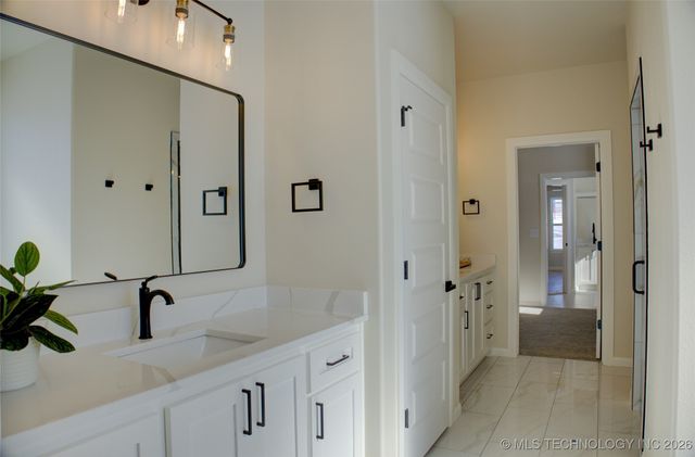 6804 S 337th East Avenue, Broken Arrow, OK 74014