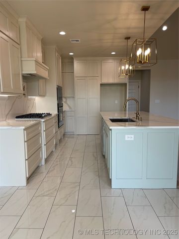 6804 S 337th East Avenue, Broken Arrow, OK 74014